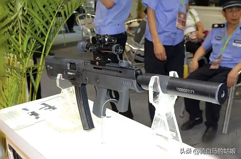 国产CS/LS2型冲锋枪，目前已经装备特警队