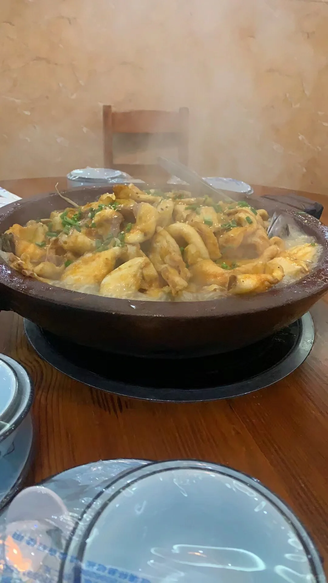 吃啫啫煲感受人间烟火气