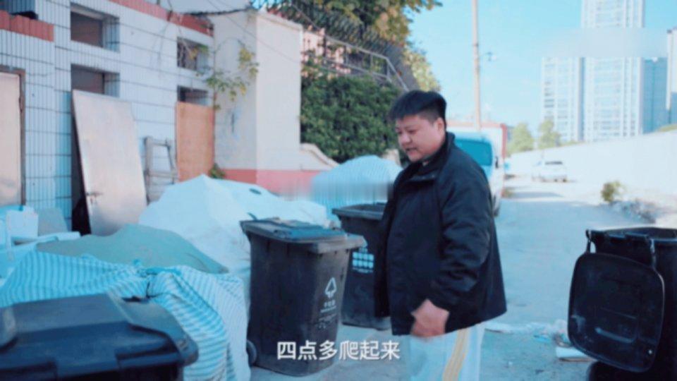 千万粉丝网红重访打工旧地爆哭 谁被大圆哥这段看哭了！重访打工旧地的爆哭瞬间，配上