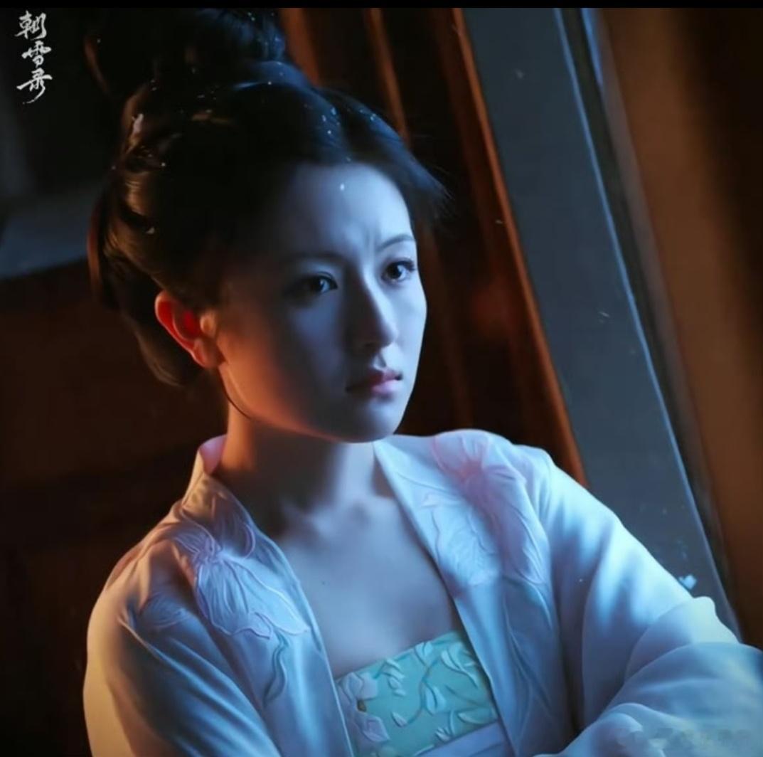 李兰迪这个妆造绝绝子[哈哈]她站在那里，便是对“清水出芙蓉，天然去雕饰”最好的诠