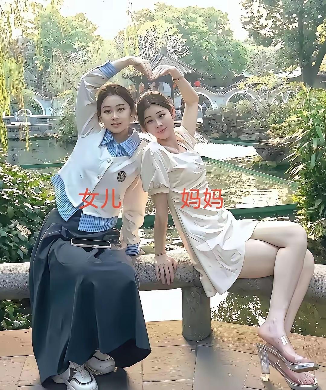 镇里的风景很美丽，这里的的女人还也真是不丑田园里的美女 女儿和妈妈长得貌美如花似