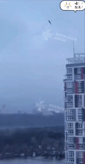 “爱国者”挺识趣的。早几天，俄军“匕首”高超音速导弹狂砸基辅重要目标，“爱国者”