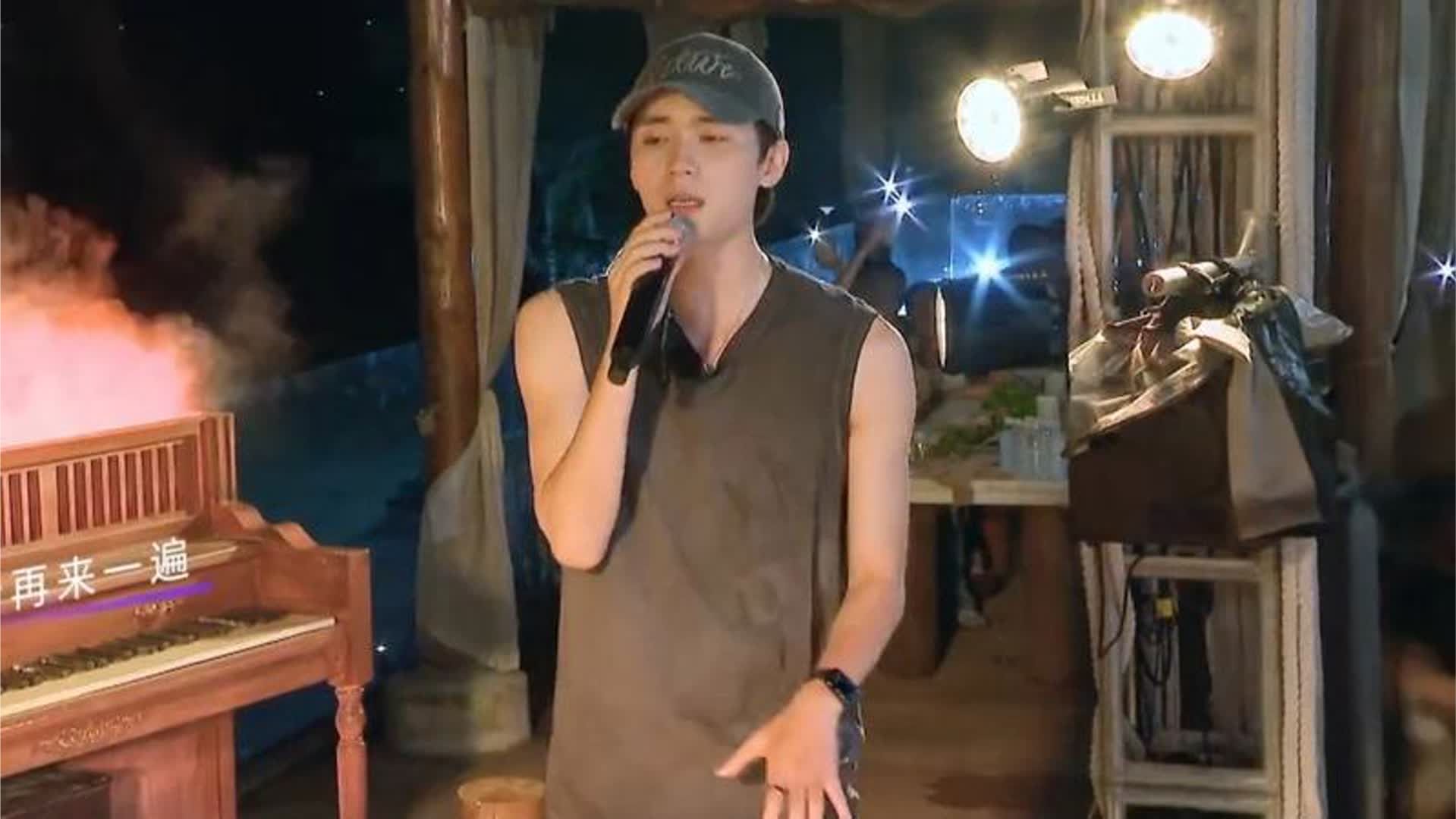 被演戏耽误得歌手！周翊然一首《普通朋友》，瞬间俘获唐艺昕孙怡