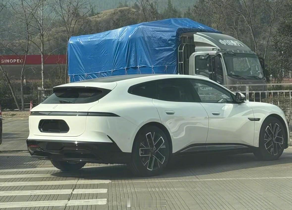 国产纯电瓦罐，阿维塔06T要来了！这颜值怎么样？阿维塔阿维塔06T