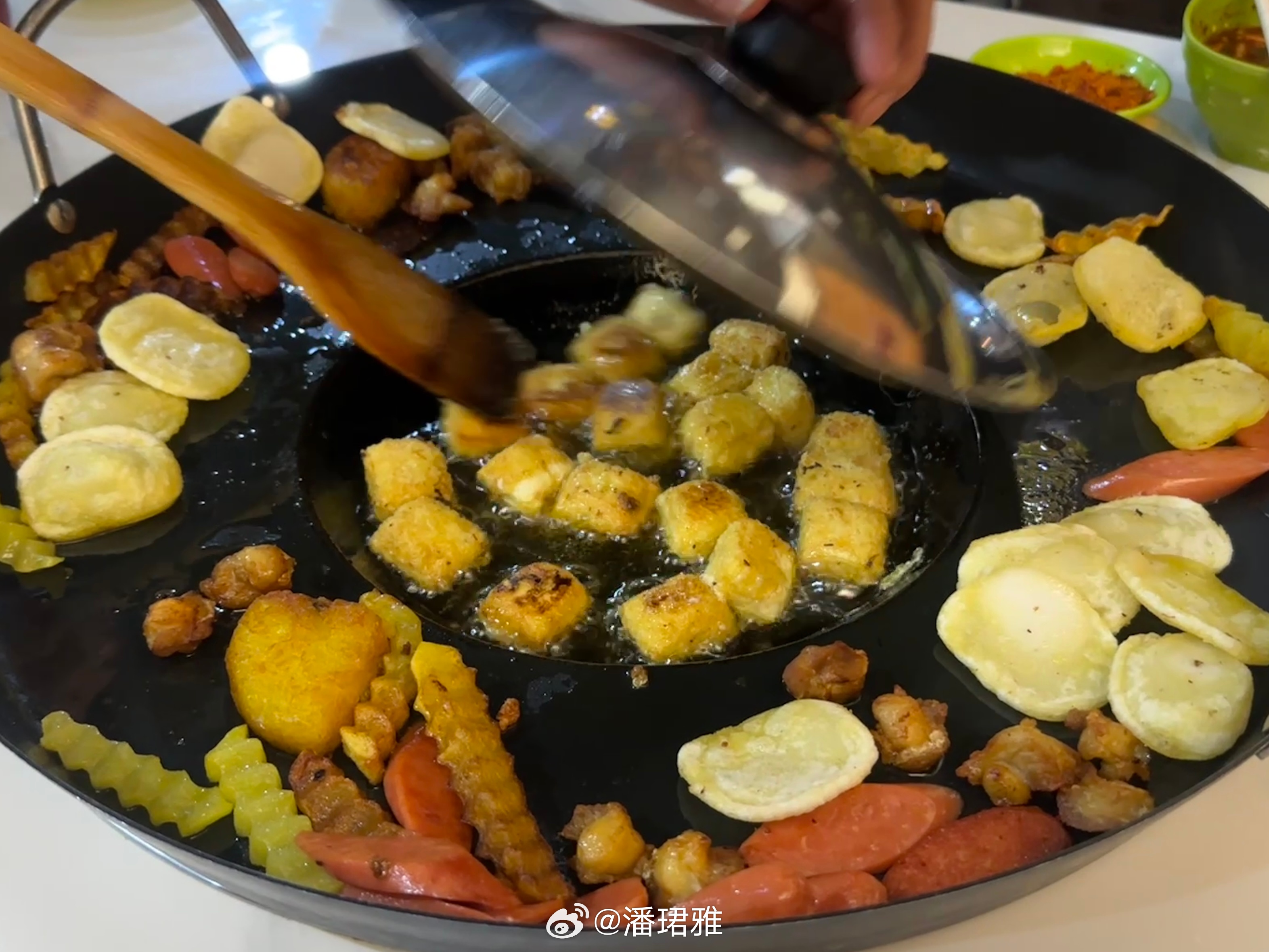 春天也要吃烙锅😯🐶春天和小狗都很可爱