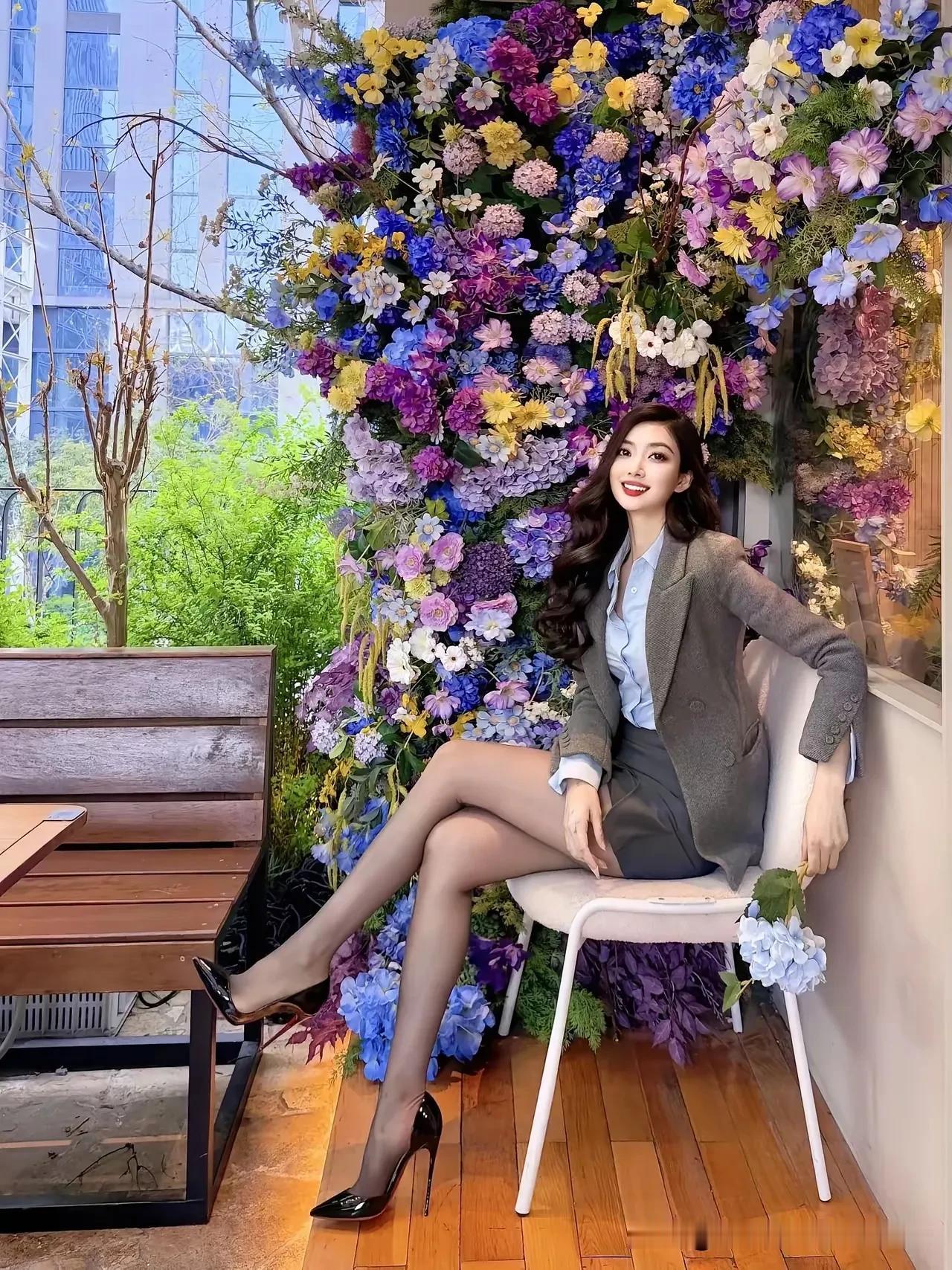 为什么非要穿丝袜呢？不热吗？不臭嘛？丝袜搭配 性感女丝袜 日常丝袜穿搭 女短款丝