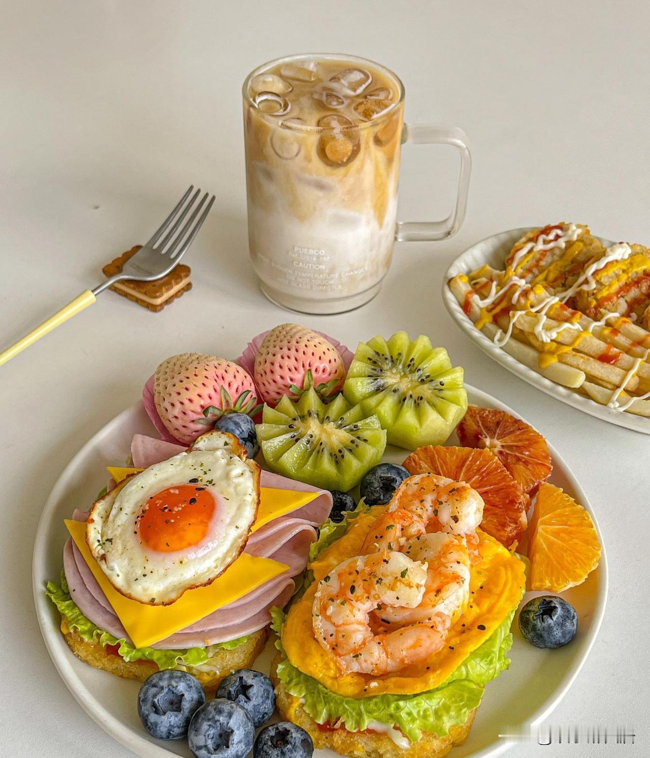 一张照片晒晒你的拿手菜吧目前最拿手的就是减脂餐，因为每天都要控制体重，所以要格外