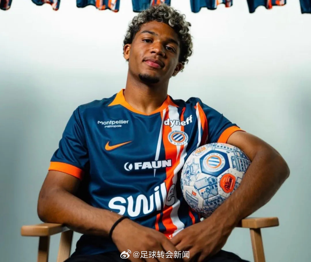 罗马诺、RMC记者FH和Foot Mercato记者SA消息，巴黎已经和新星拉辛