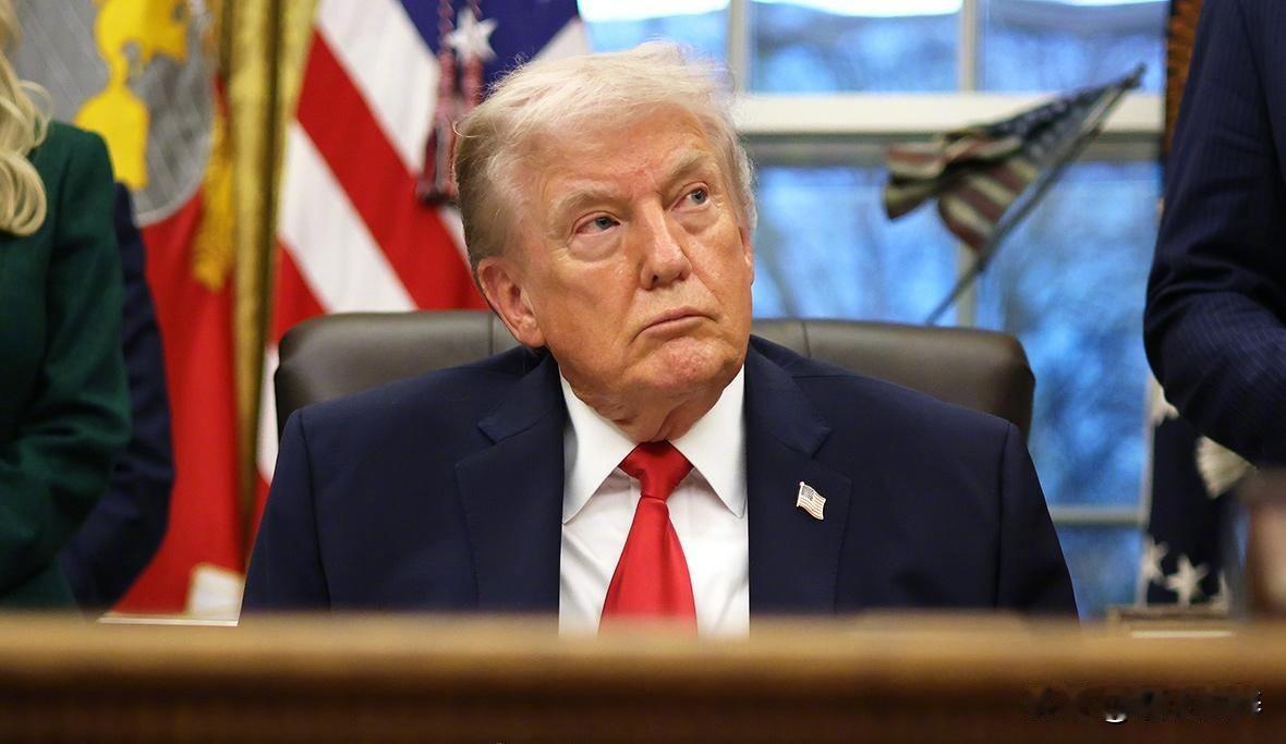 情人节一大早，特朗普发长文炮轰Bill Maher：

“有时候人生就是会白白浪