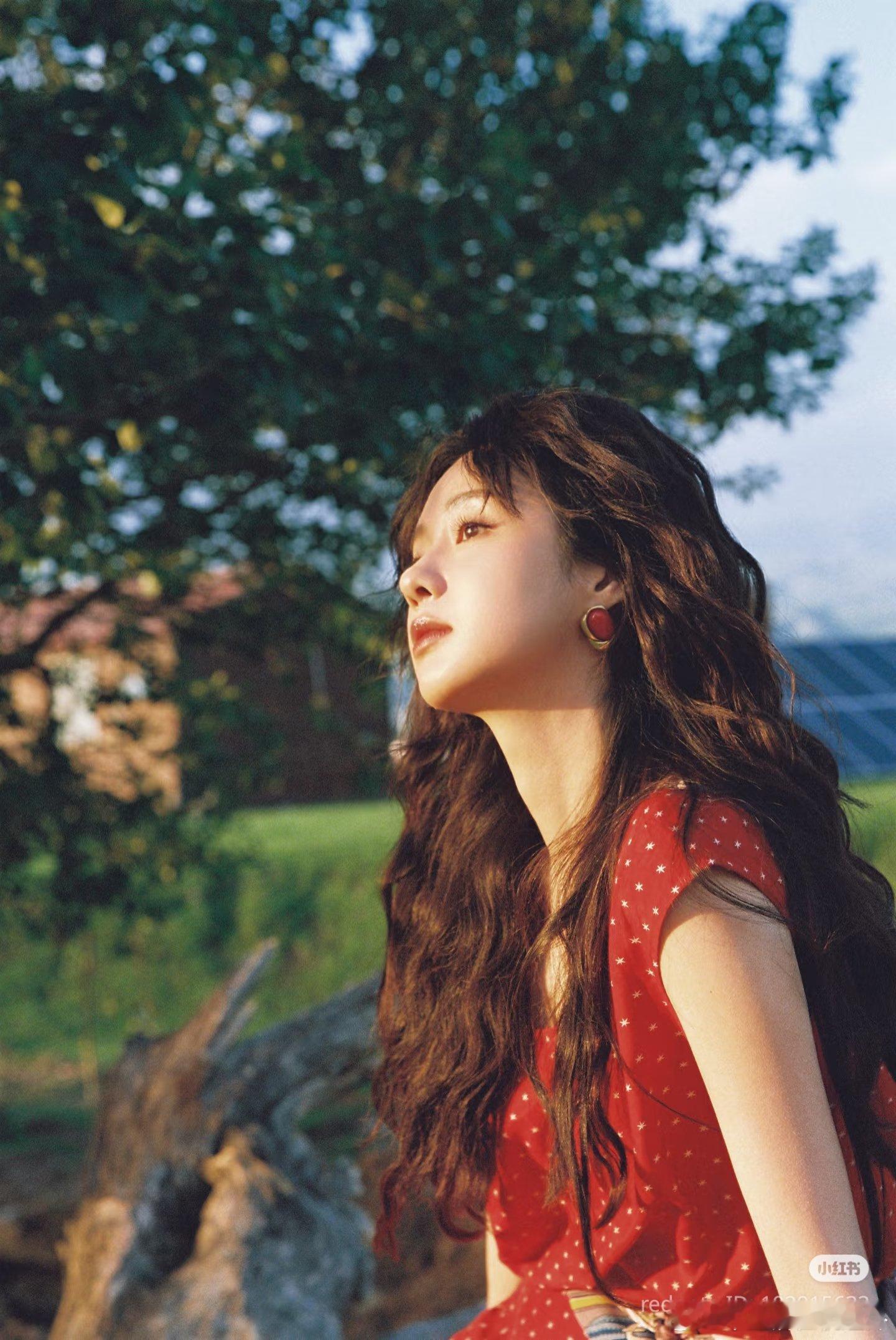 郑合惠子一直都蛮适合这个风格。 