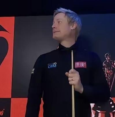 世锦赛八分之一决赛第一阶段结束：尼尔罗伯逊和韦克林4-4握手言和
​
​    