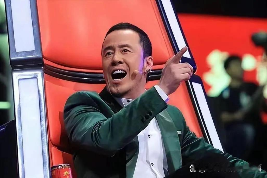 爱听杨坤唱歌的是些什么人

杨坤属于“公鸭嗓”，唱歌时很费力，观众也替他难受，因