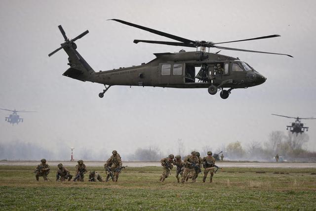 兵不厌诈：除了攻岛，美军或突然空降德黑兰，伊军要做好两手准备

目前，伊朗正在全