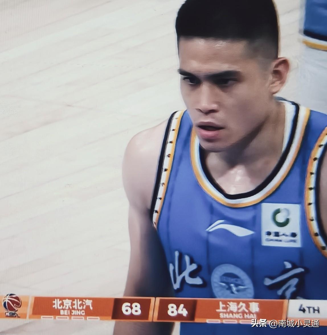 北京首钢惨遭上海男篮淘汰！止步四强，今晚上海男篮惊现16分大逆转，比赛荡气回肠，