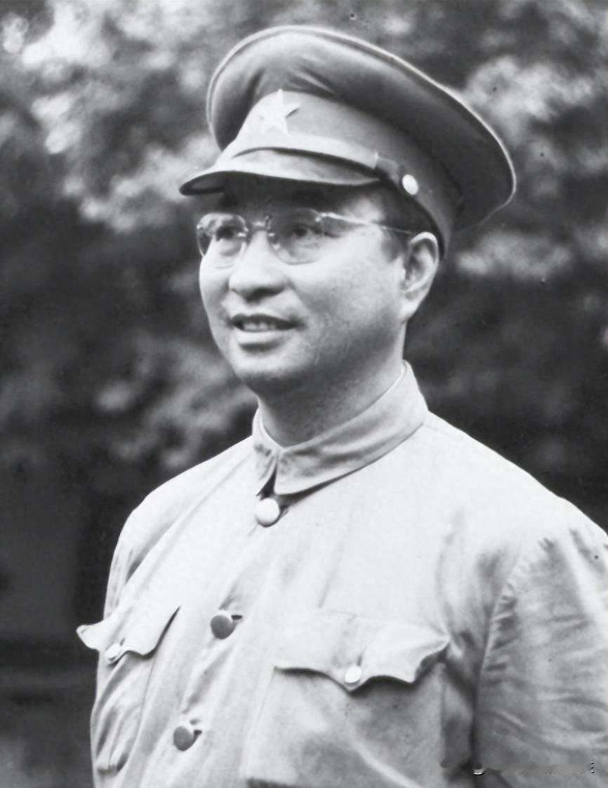 1952年弹道专家贪污被查，陈赓急忙找毛主席求情，主席却指示：赶紧把周总理请来！