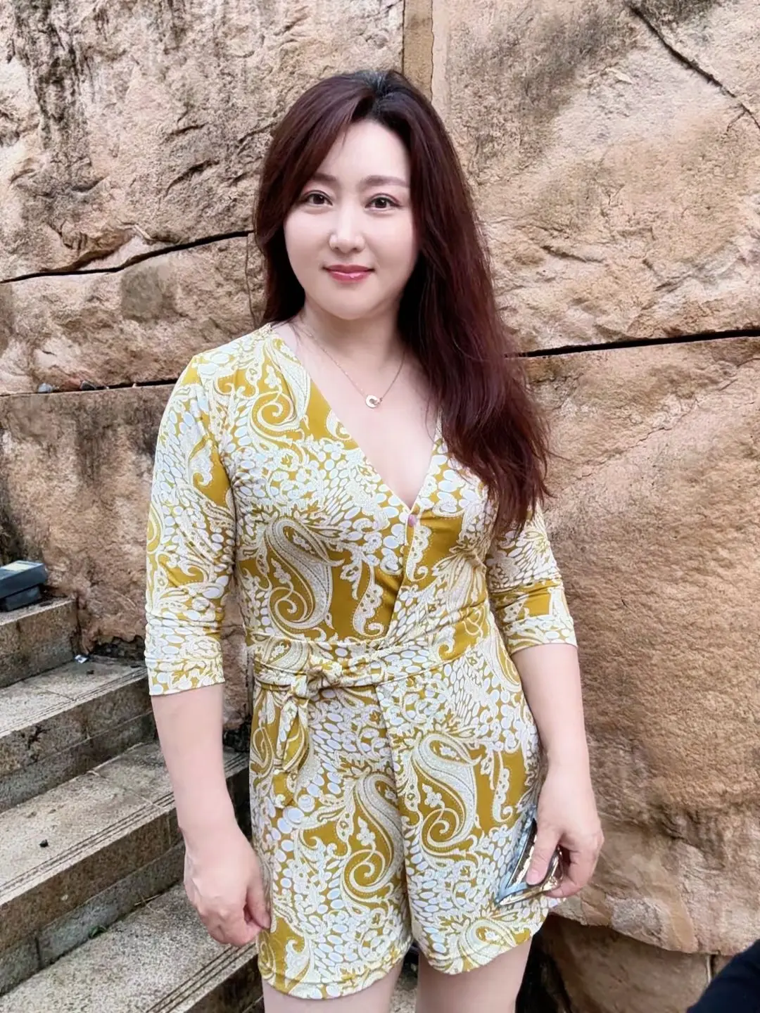 先生、时局多动荡，繁华不过一瞬；你我都要安好。