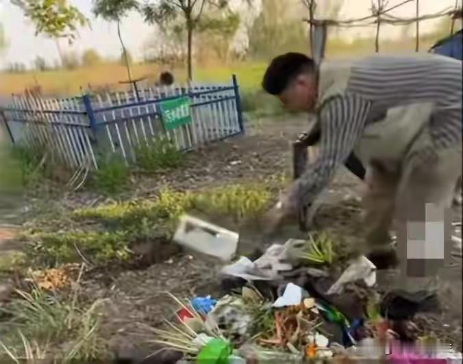 你能吃的起榴莲就买，吃不起你就嗦啦手指头，也别白嫖商家，我觉得这个女的做法确实不