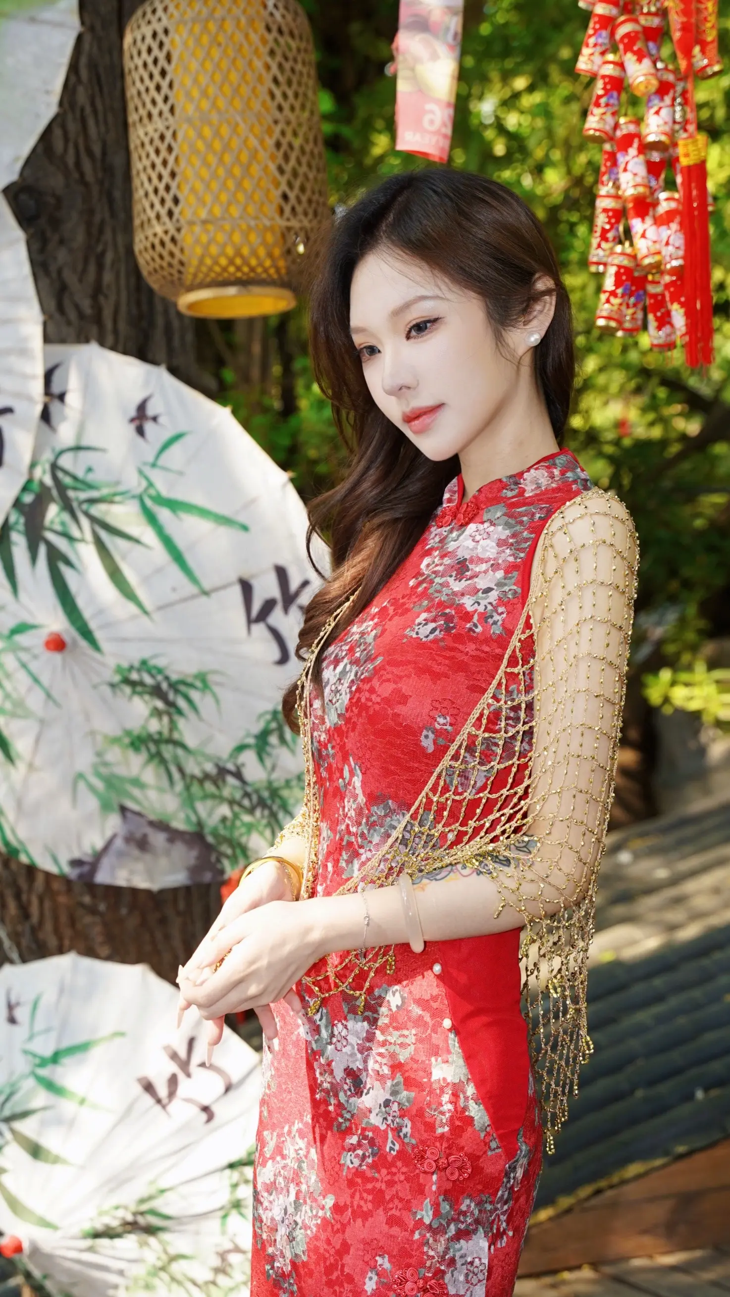 青岛五一来拍照打卡怎么能错过距离青岛栈桥的小红楼呢！