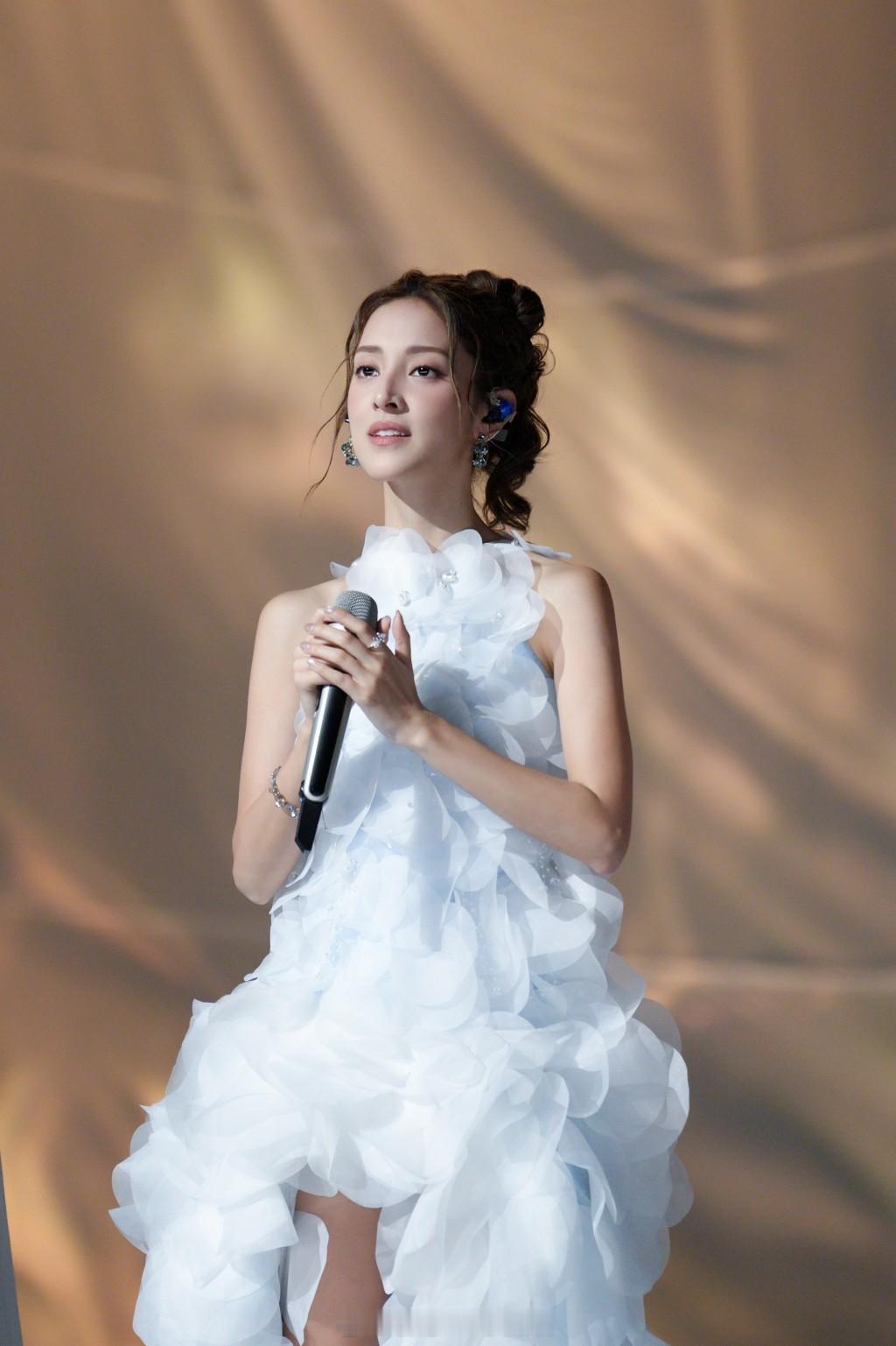 星岛：乘风2026丨陈凯琳《雨爱》痉挛式抽搐魔音唱腔洗脑 表情肉紧被嘲似生仔内地