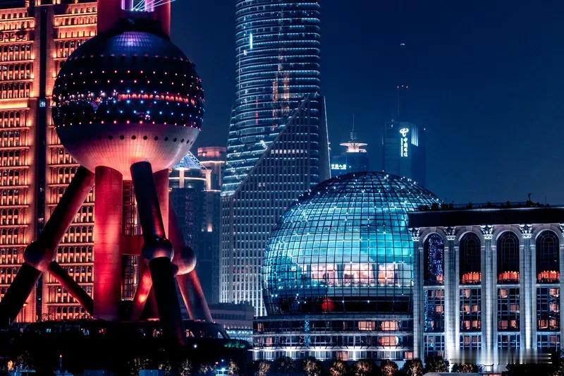 藏族小朋友唱红歌，这画面太动人了，真真切切感受到了文化传承的力量。红歌里饱含着革