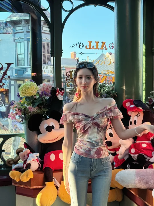 🍯香港迪士尼你的公主快热化了有人管吗