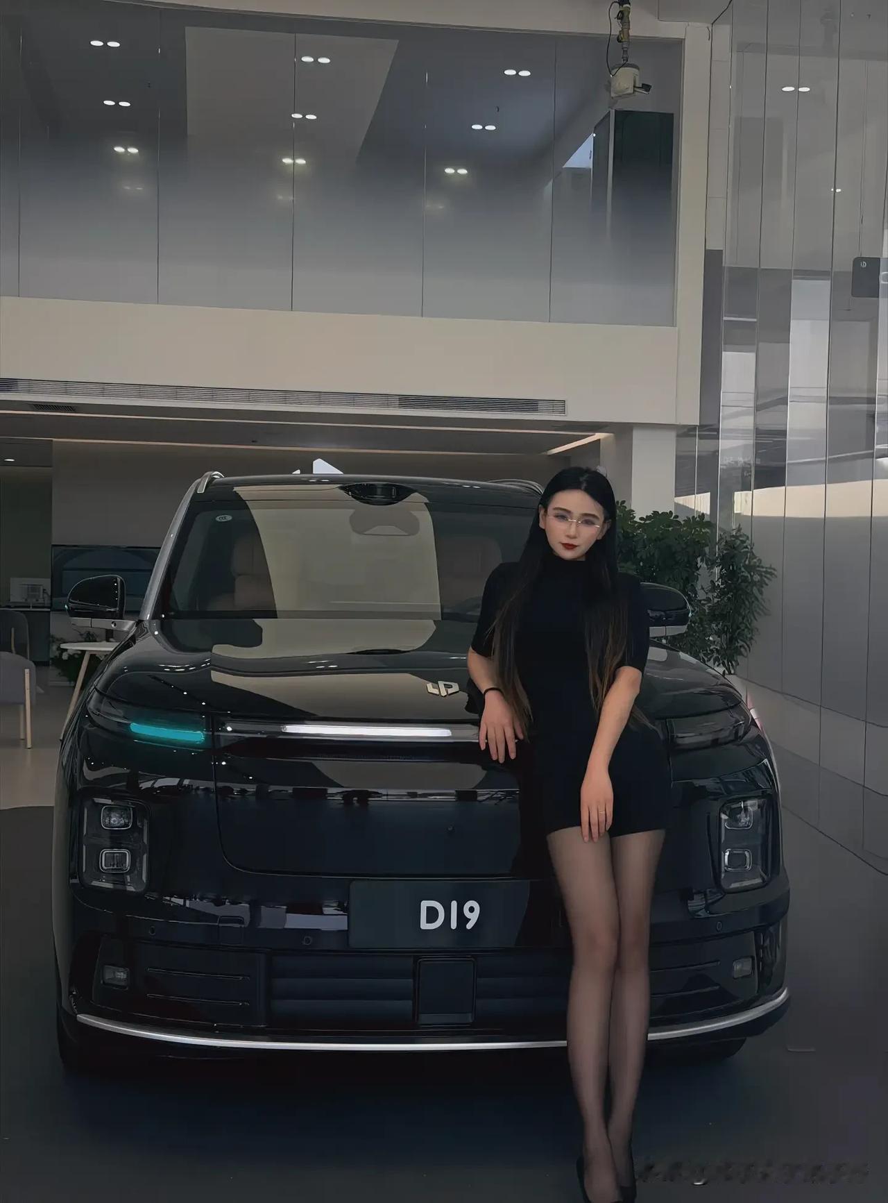 你可曾听闻零跑D19？

作为零跑家族的旗舰SUV，零跑D19的定价却很“平民”