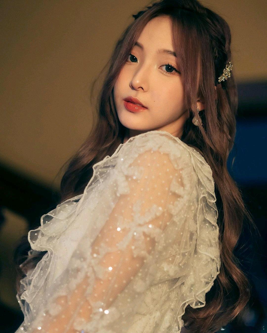 #硬糖少女303##郑乃馨# 今日份糖妹新鲜物料郑乃馨IG更新分享新照片一组从曝