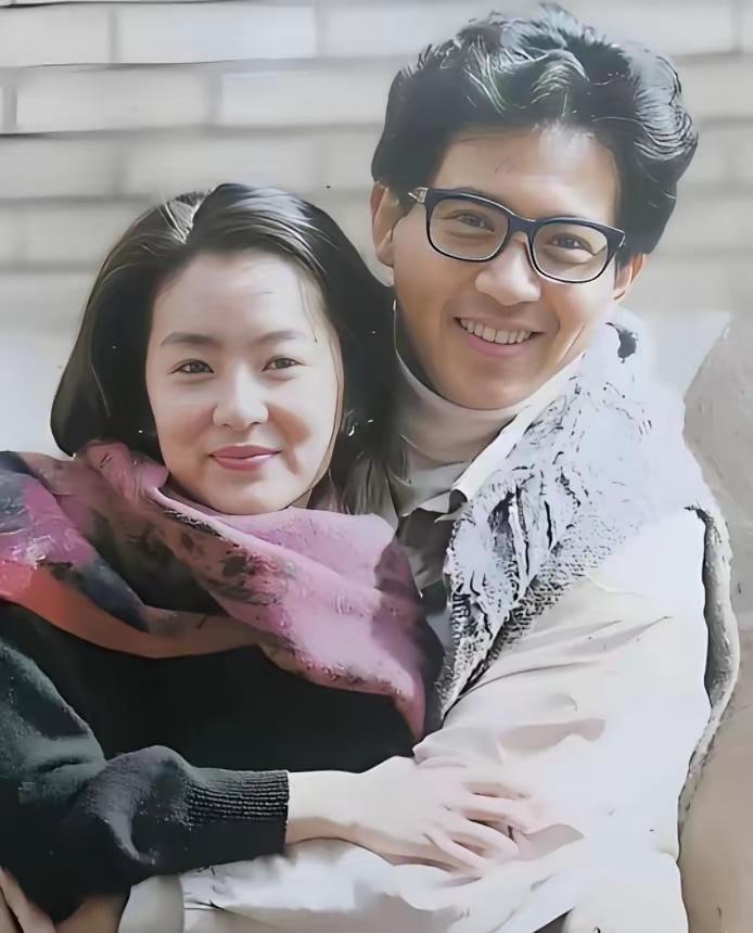 怎么可能既要又要，不想离开妻子又想沾花惹草，鱼和熊掌怎么可能都要呢？
