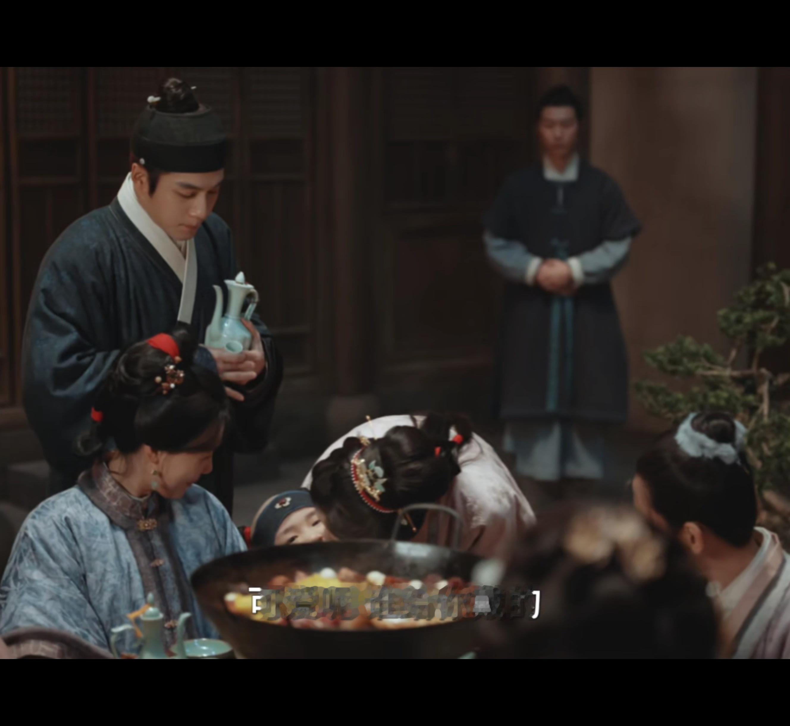 真给润哥儿亲美了🥰报告李祯！79趁机偷走了你的酒杯！