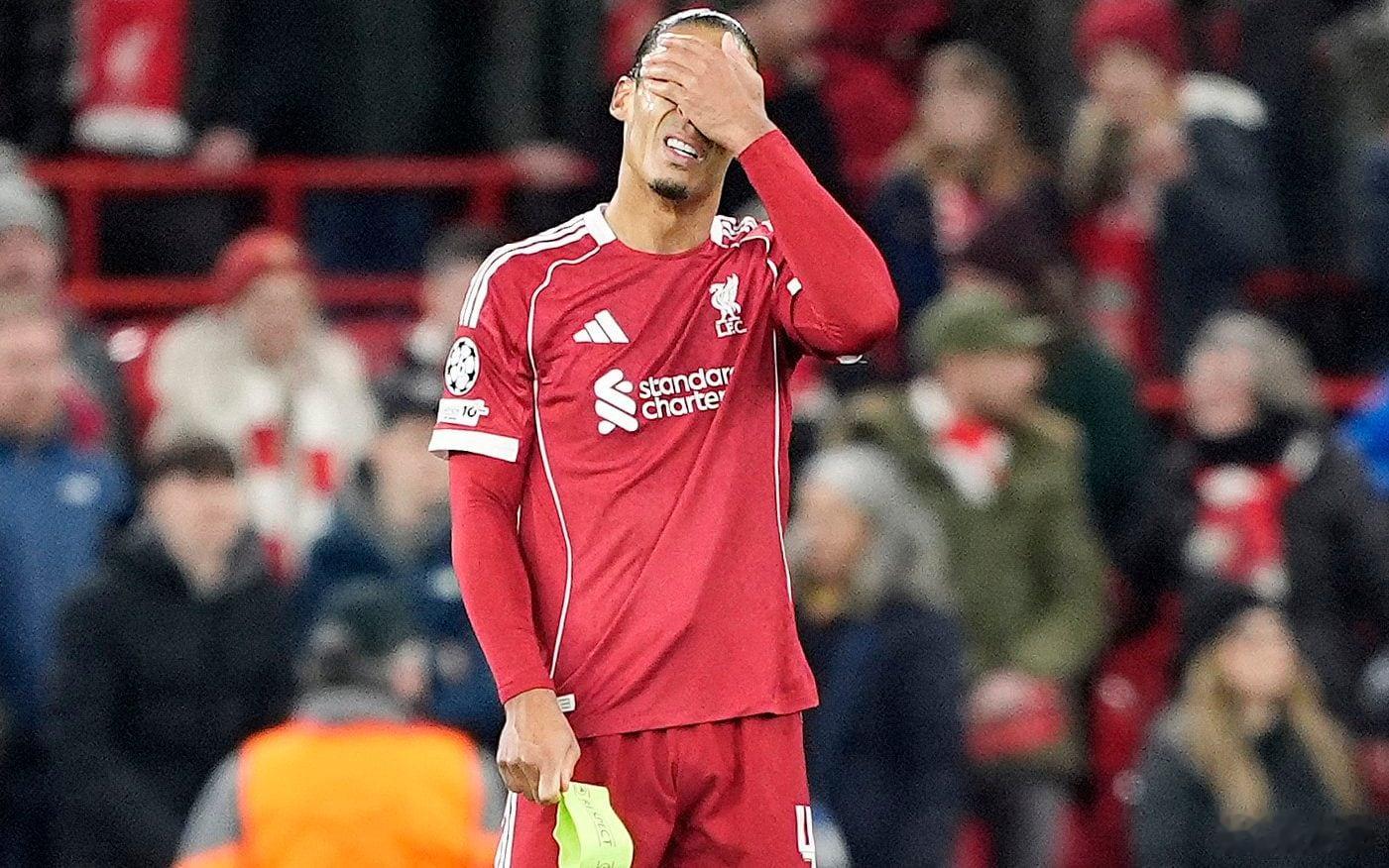 利物浦1比4埃因霍温 范戴克34岁了，他无法像当年巴西中卫蒂亚戈-席尔瓦那样保持