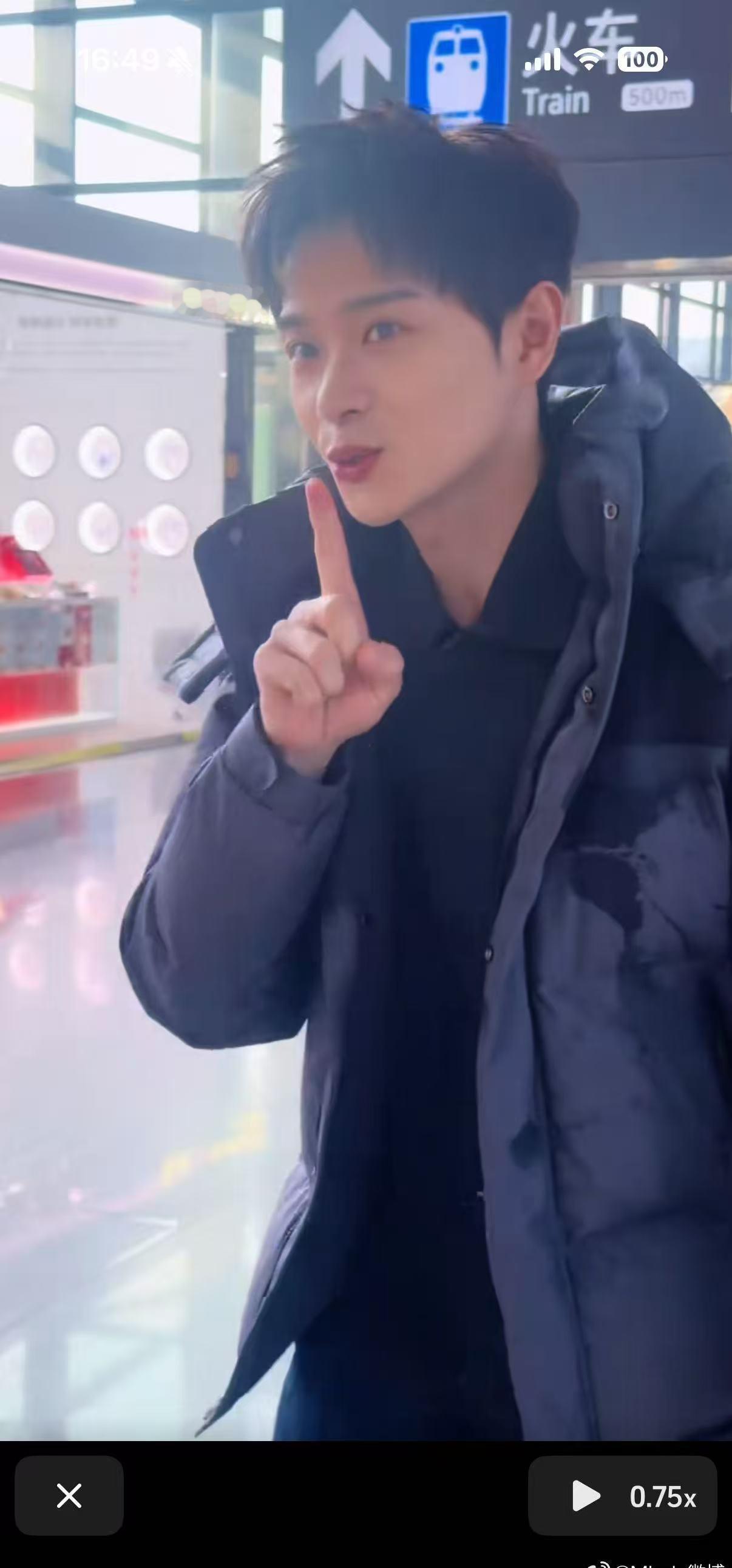 从《山河枕》铁血将军楚临阳到星光大赏新贵，出道多年的沉淀终于迎来高光舞台，曹家军