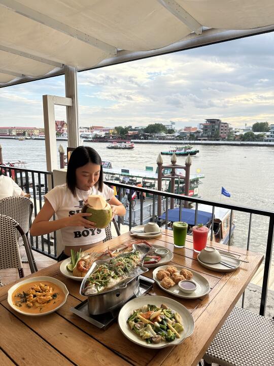 🇹🇭湄南河餐厅｜食物风景好🦐+我在这驻唱🎤