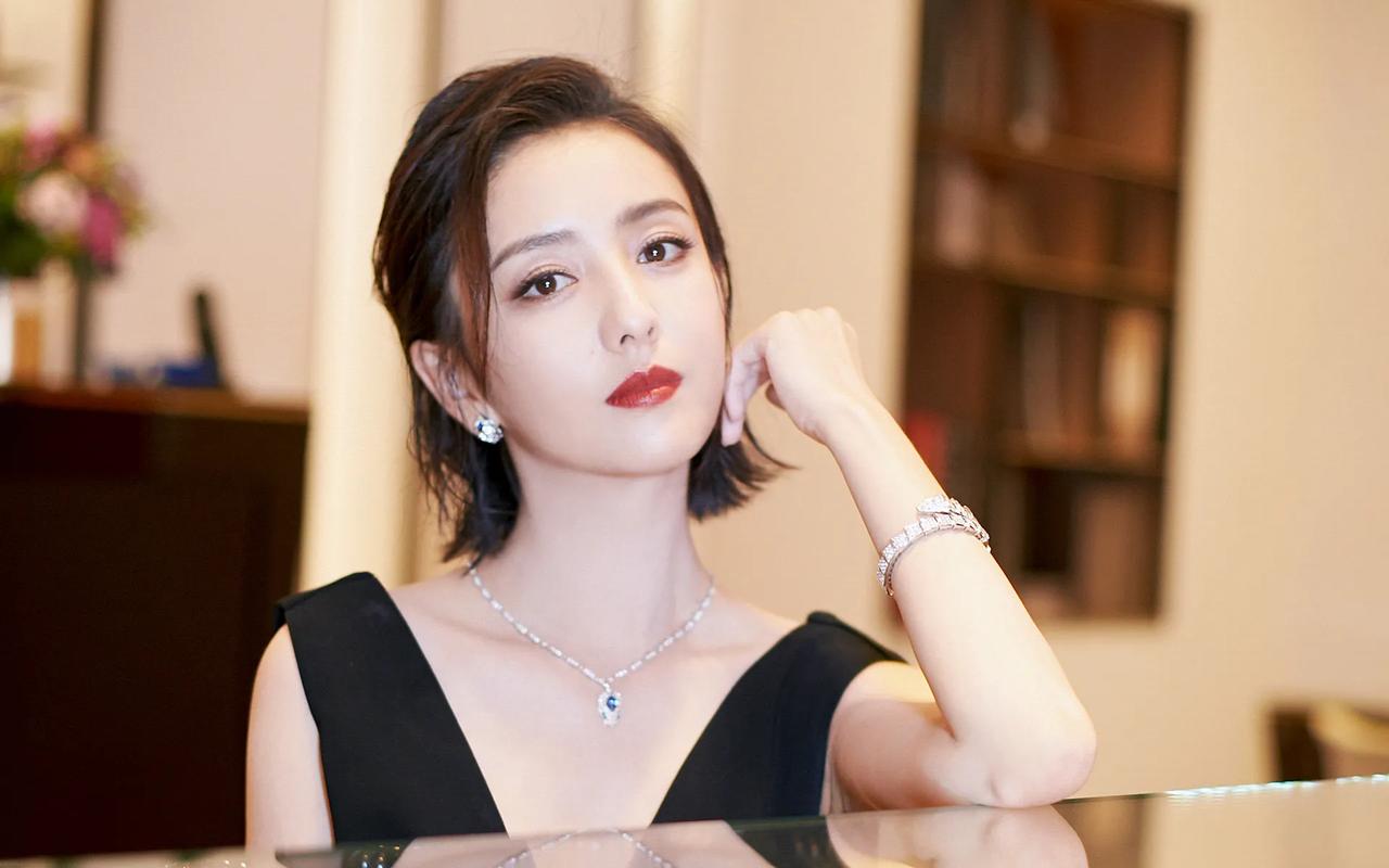 佟丽娅真不能仔细扒，越了解越觉得她靠谱！
 
网上总传明星私生活乱、状态差，可这