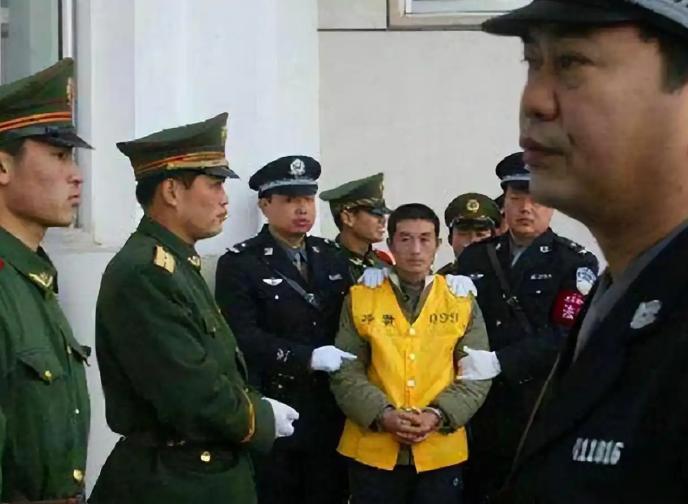“以后你老了，我照顾你。”这句话，竟让一个曾杀害17人的凶手，放下了手中的刀。2