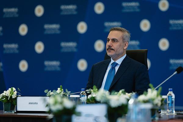 【土外长称有迹象表明以正寻求攻击伊朗】当地时间1月23日晚，土耳其外长费丹在接受