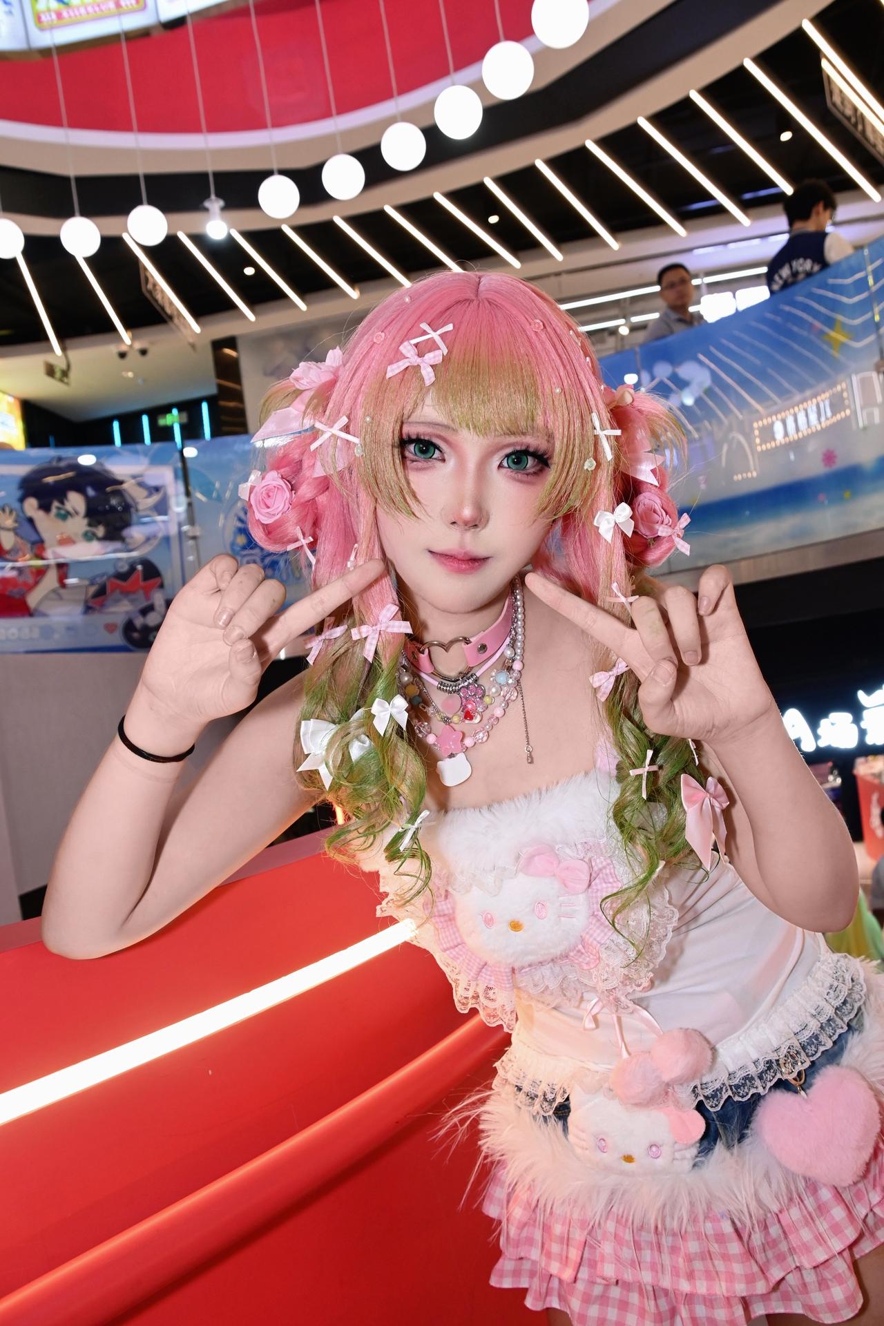 📸 ：尼康z30
✨：神牛480
预设：玩具10
鬼灭之刃无限城篇 甘露寺蜜璃