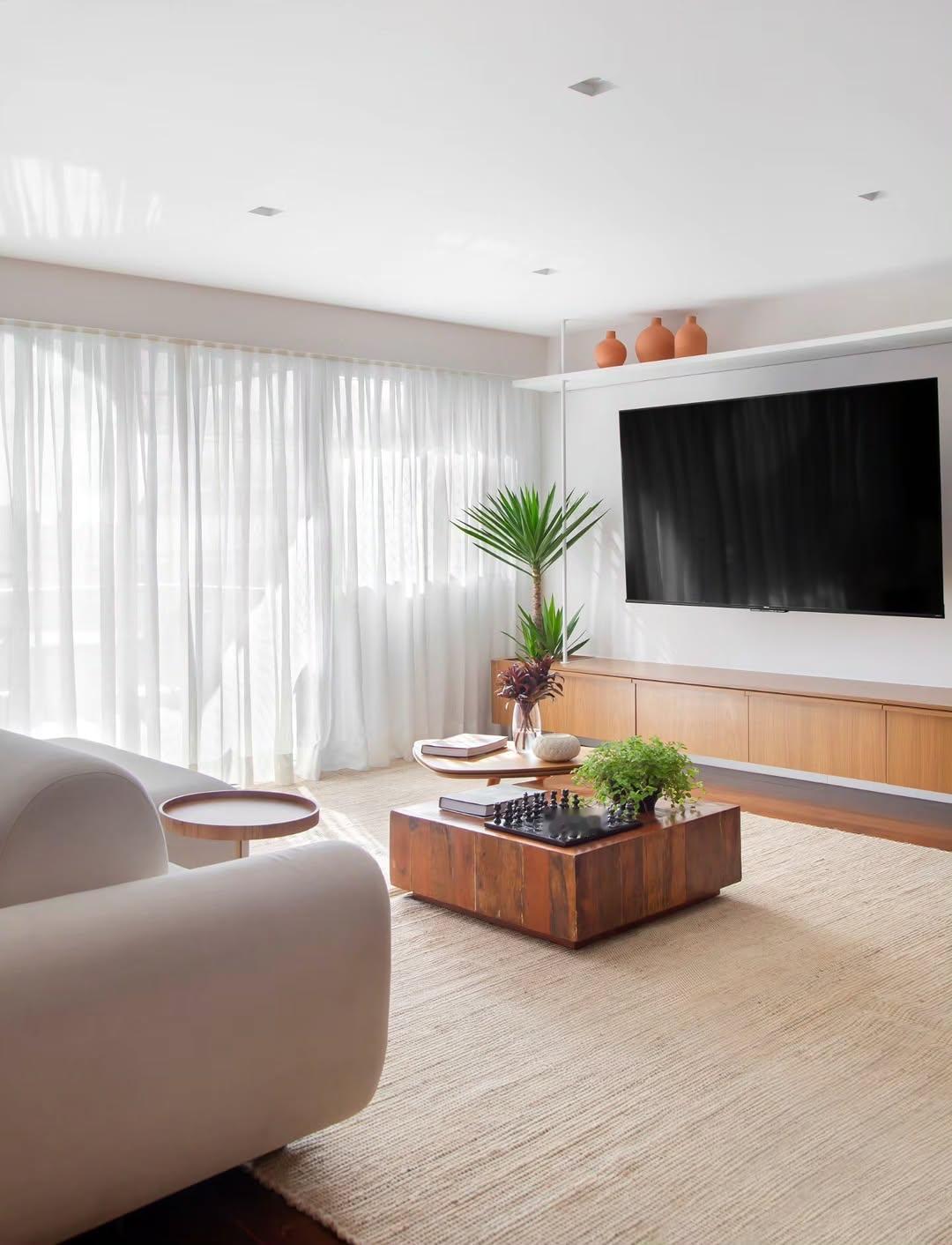 200㎡大平层，原木原生的细腻纹路与温暖质感。为什么越来越多的人会喜欢原木色? 