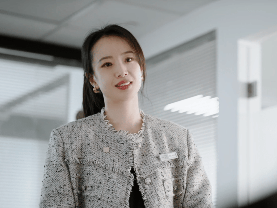 李梦蜜语纪有福就享没福硬抢蜜语纪 鲁贞贞最后离开的时候，拉着行李箱，头也不回。没