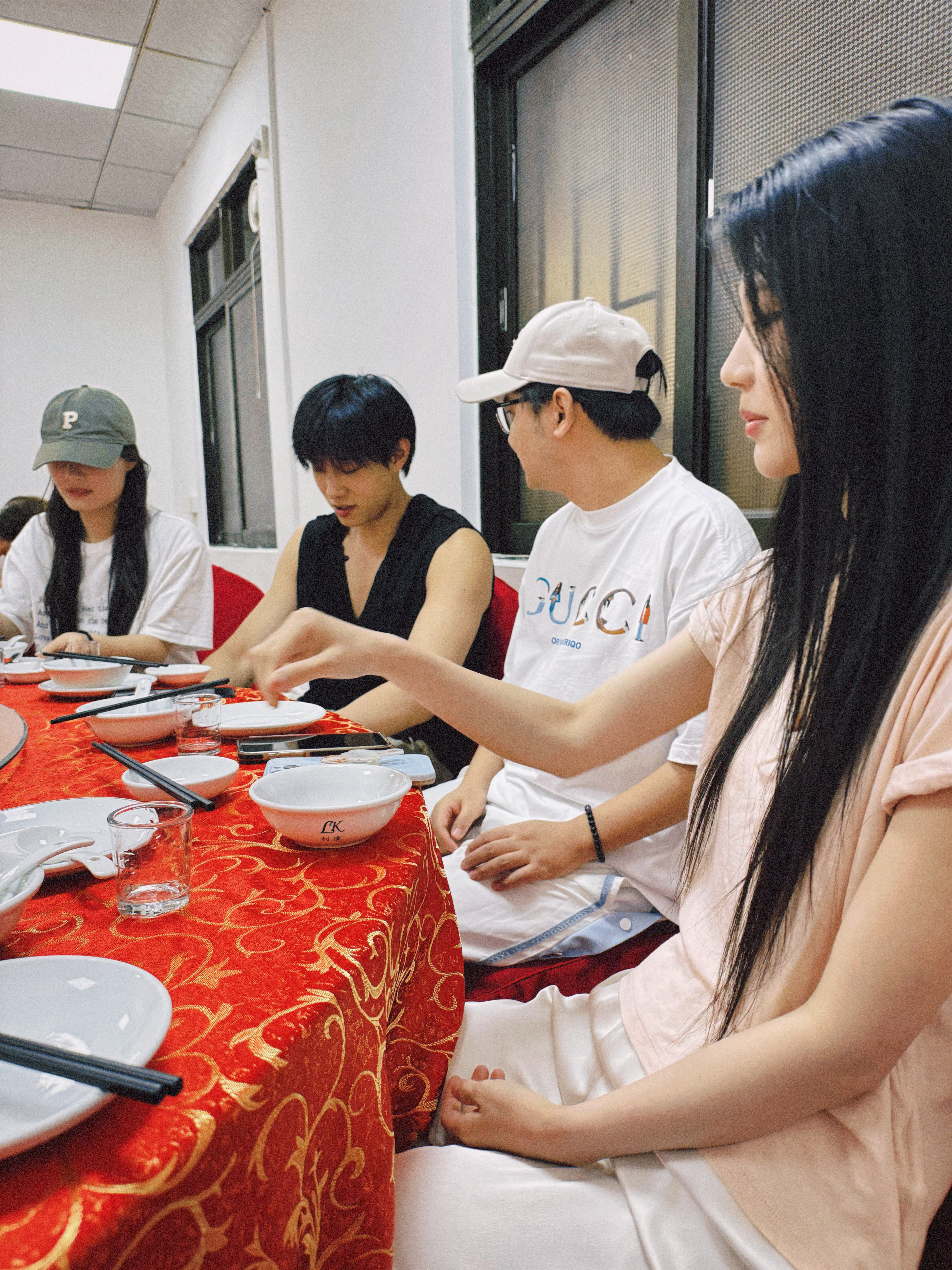 马小宇锦子合体了！ 我妈好美啊！ [流鼻血][流鼻血][流鼻血]这两个怎么搞得来