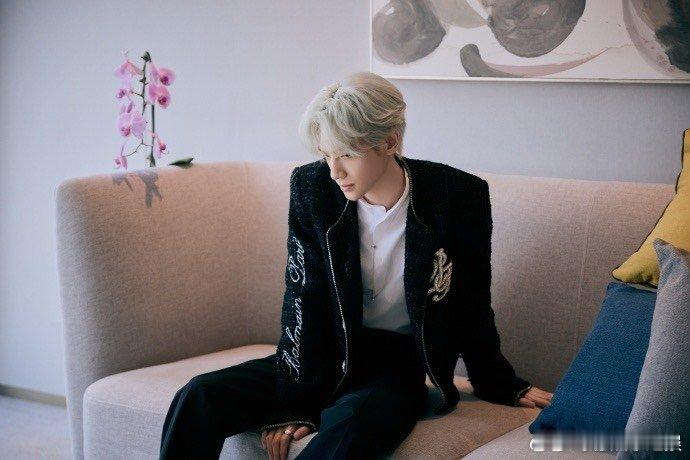 #罗云熙清唱你是我的眼# 罗云熙的歌声太有感染力了！在他的歌声里，能感受到满满的