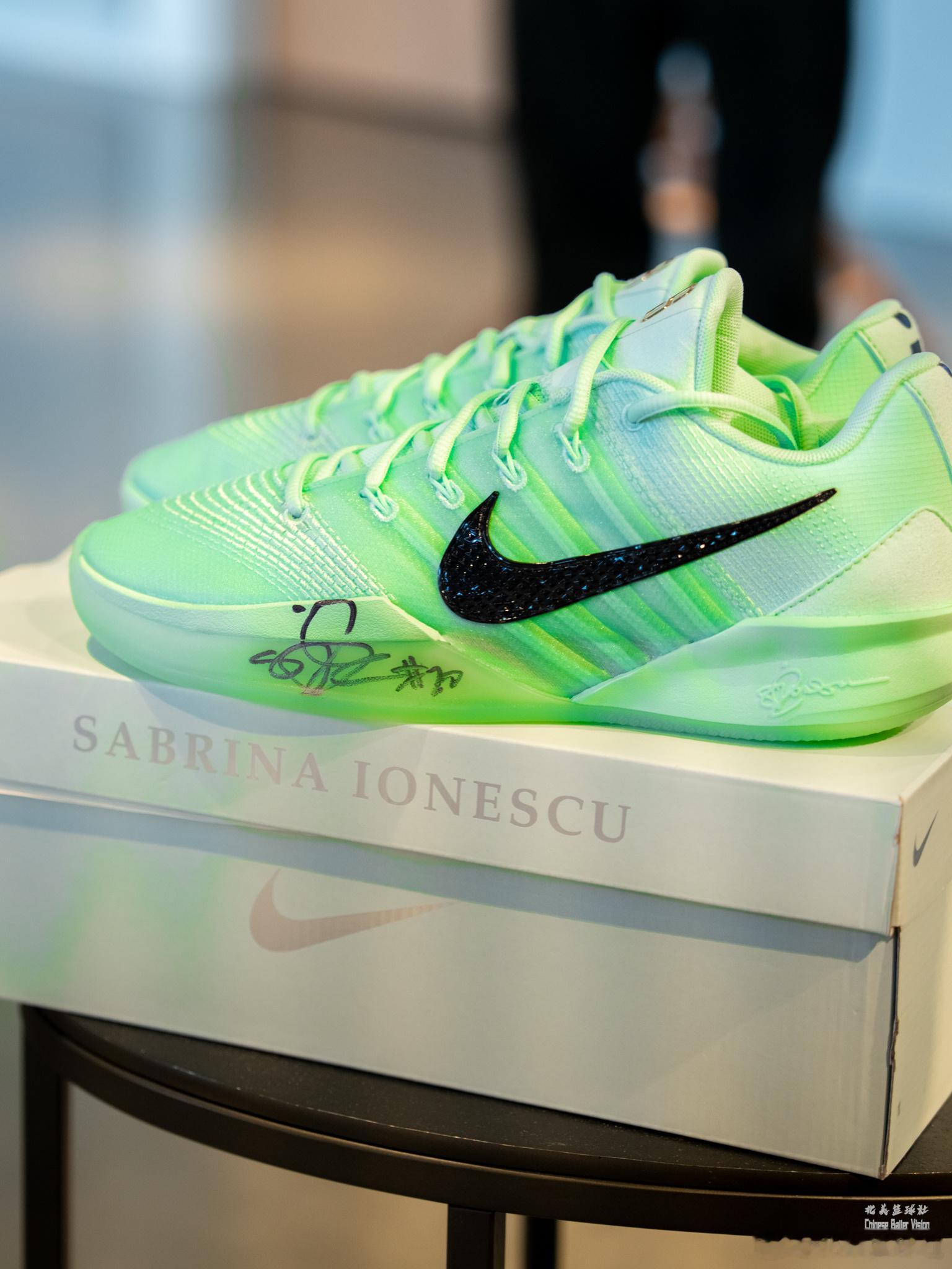 耐高精英美国行 耐高球员们在NBA全明星赛期间在耐克LA总部和萨布丽娜·约内斯库