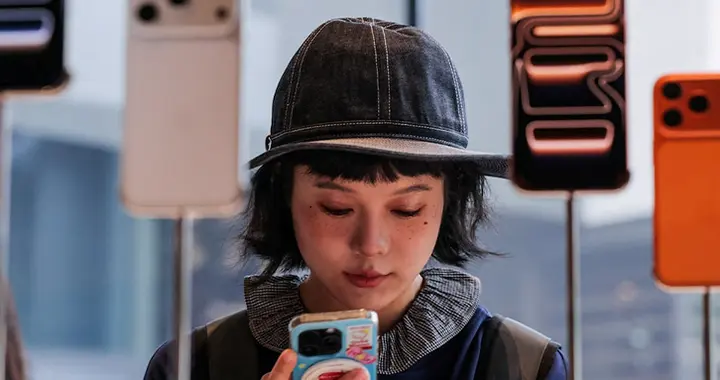 苹果市值暴涨1万亿！iPhone 17卖爆，股价创新高