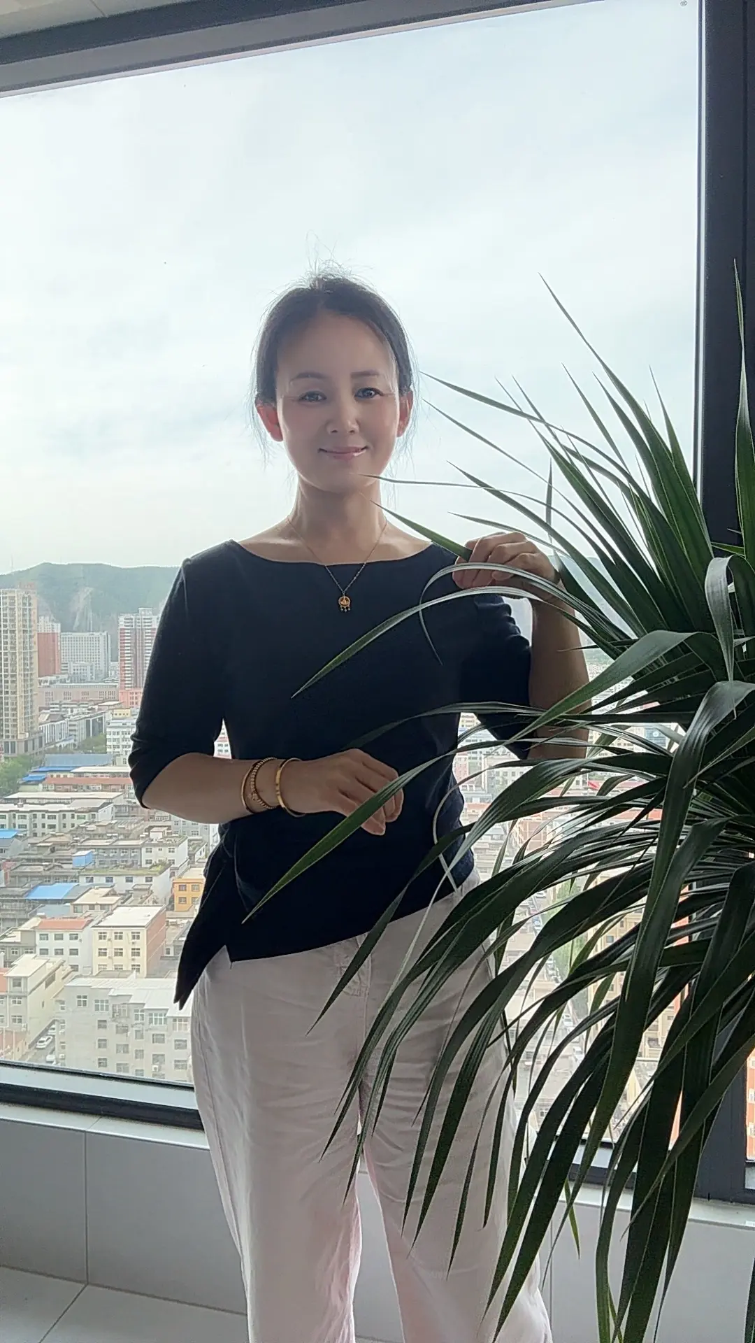 这世间，只有爱你和鼓励你的人，才值得你动用心神！好的关系从来不是把彼此...