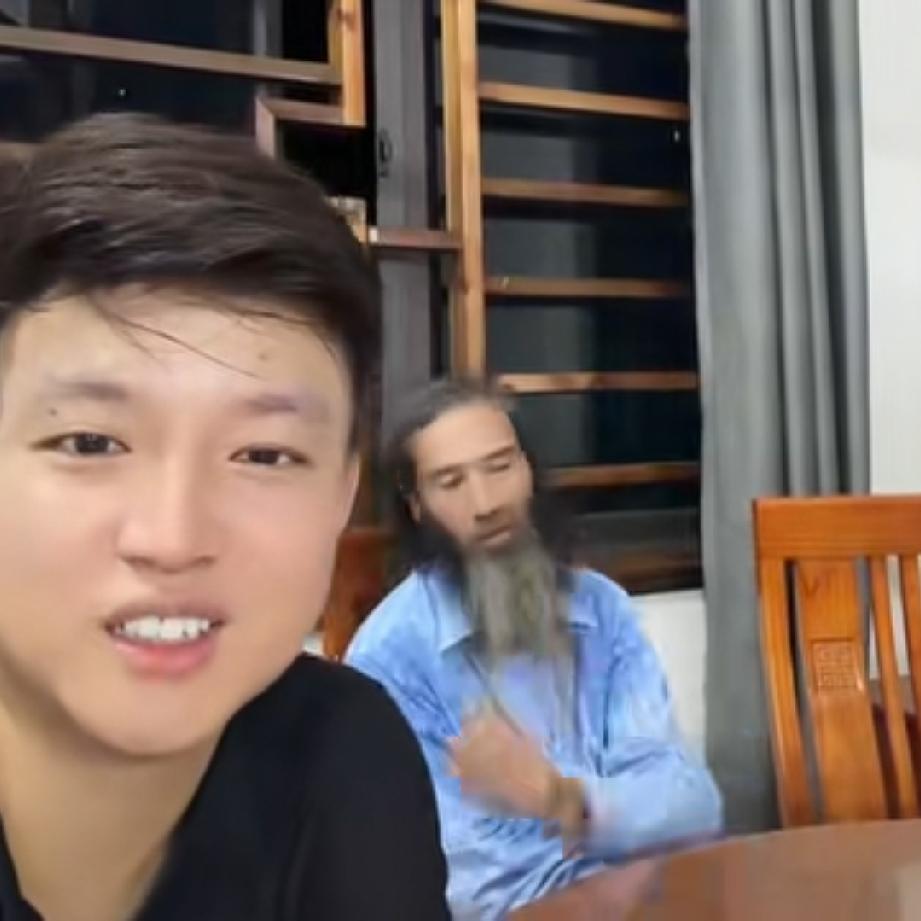 小松和秋秋在越南省城安沛建民宿，7月4号就是小松和秋秋他们民宿2楼封顶的日子。封
