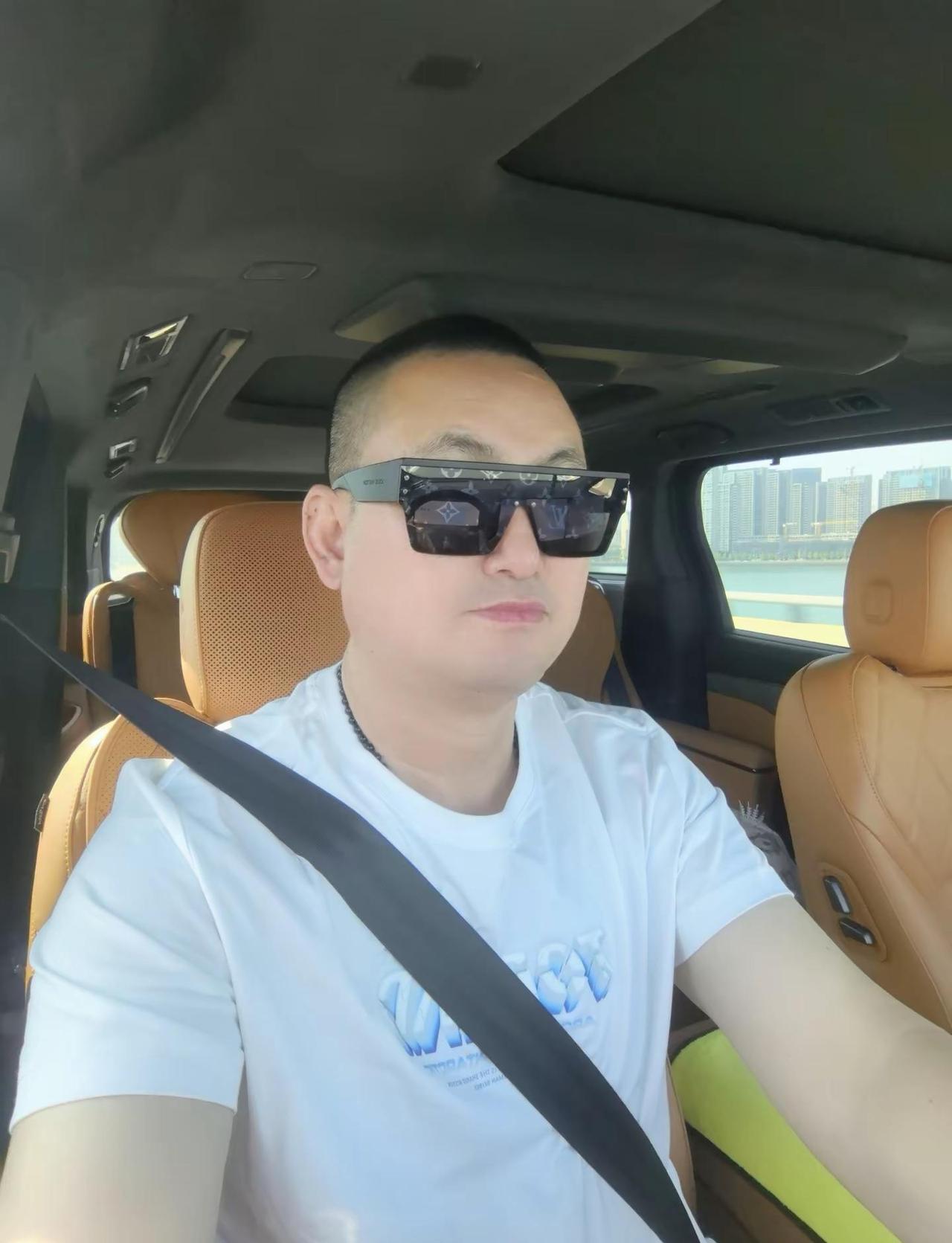 岁月从不等人，转眼就立秋了，不知不觉又走完大半年，时常感慨时光匆匆，光阴似箭，这