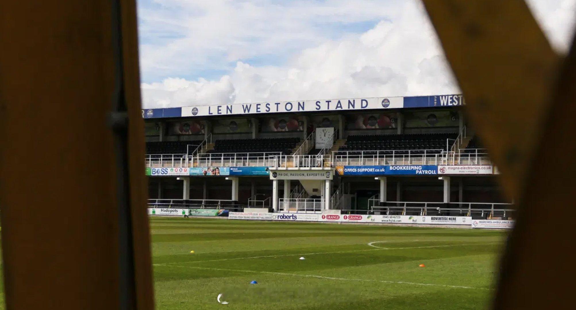 【英超球星出资帮助家乡球队】英格兰全国联赛北区（第6级别）球队，赫尔福德，本赛季