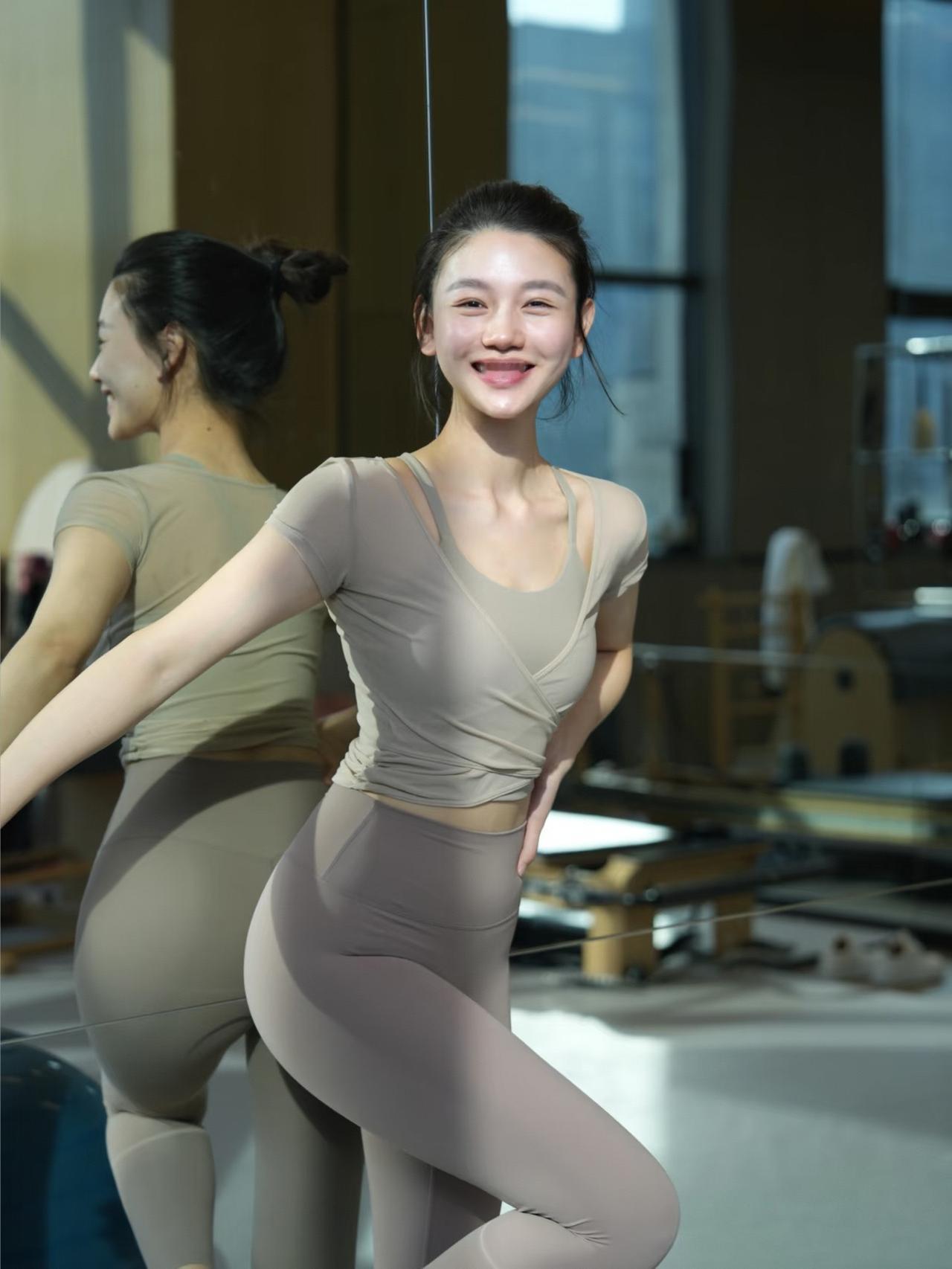 舞动芳华，翩若惊鸿。