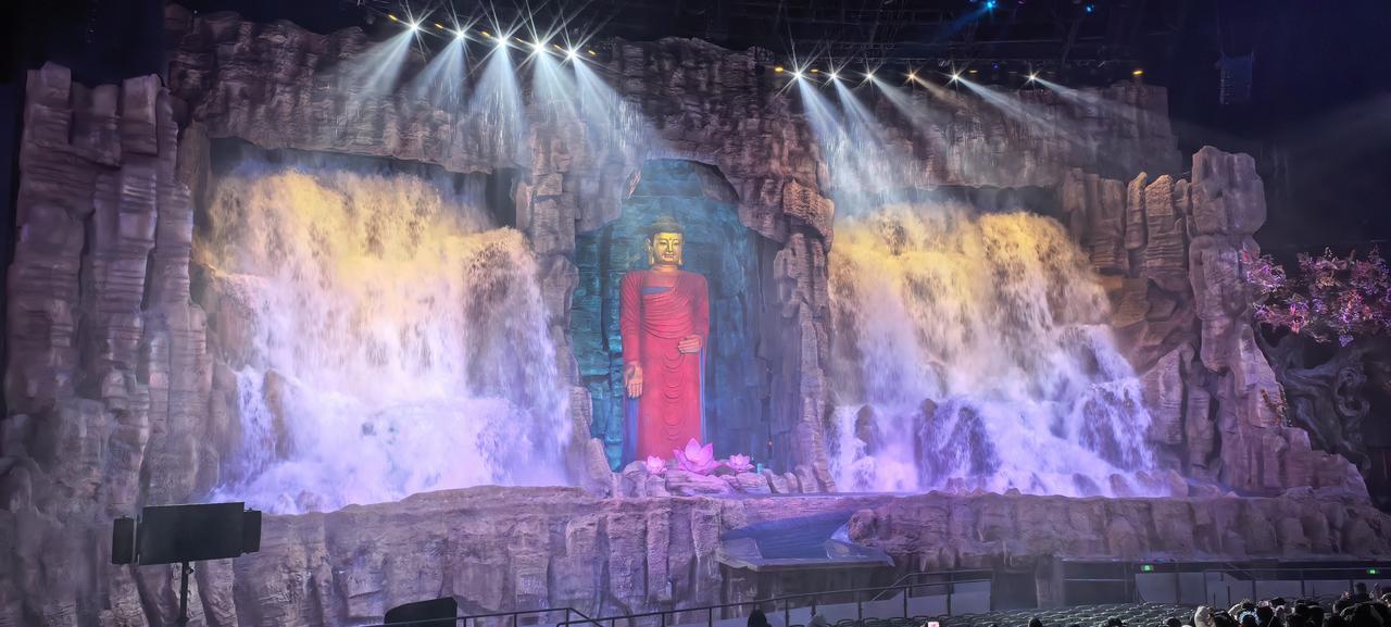 那些穿越鳌太线的
所谓探险家和挑战者
美其名曰挑战极限运动
实际上恰恰是对运动的