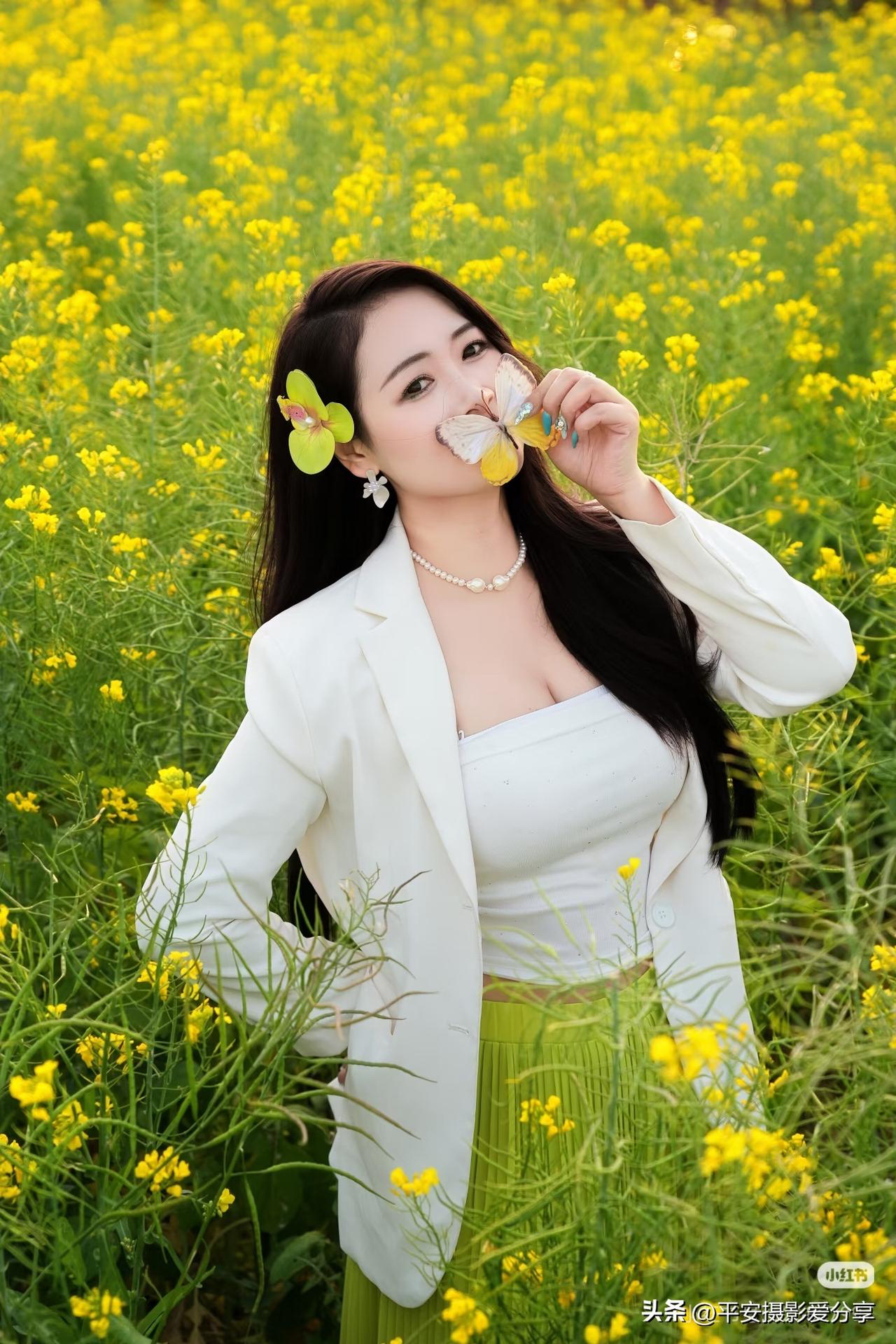 油菜花香  青春正当时！爱拍照的女生到底有多迷人呢? 爱而不得，你会释怀吗 爱而