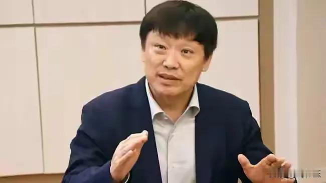 头条上等媒体上忽然少了或者没了司马南、胡锡进等大V的发声，像丢了魂一样，感觉很不